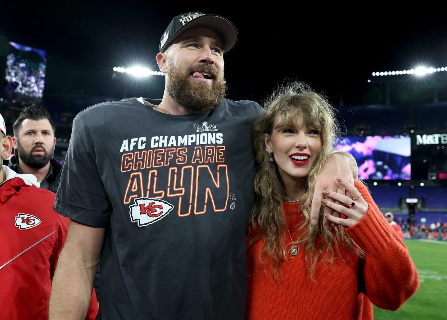 Taylor Swift’s ‘amazing’ 8-carat engagement ring set Travis Kelce back $550,000, jewelry expert estimates