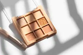 How OEM Eyeshadow Makers Guard Your Brand Against Beauty Hazards